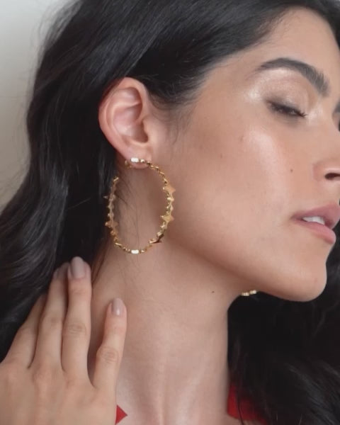 video-pulse-in-hoops-yellow gold