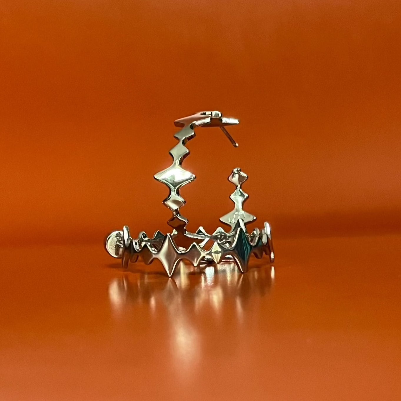 argola media 4,1cm ouro branco  foto angulo3/4